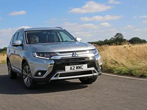 Supporting image for story: Mitsubishi bolsters Outlander engine offerings with new petrol model