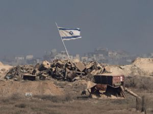 Supporting image for story: Protesters in Israel demand release of hostages as Gaza strikes kill 16