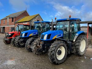 Supporting image for story: Big interest expected for machinery sale at farm over Shropshire border