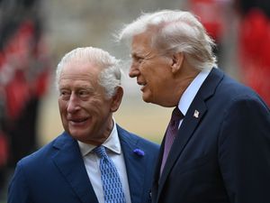 Supporting image for story: Trump welcomed with military pomp and pageantry as second state visit begins