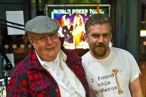 Supporting image for story: Walsall pinball wizard Wayne in world record bid