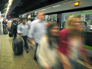 Supporting image for story: West Midlands rail chaos: Signalling problems at Birmingham New Street cause delays and cancellations