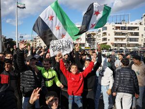 Supporting image for story: Protesters clash in Syria after deadly Alawite mosque bombing