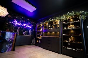 The shop is the creation of Arantxa Cohen, who has given it an impressive look  