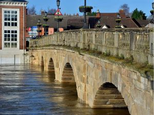 Supporting image for story: Fire crews called to water rescue at Welsh Bridge, Shrewsbury