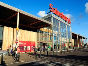 Supporting image for story: Sainsbury’s to hire 20,000 staff for Christmas season