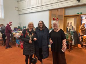 Supporting image for story: Mayor uses allowance to donate to Bridgnorth Food Bank