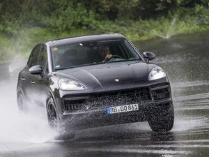 Supporting image for story: Under the skin of the new Porsche Cayenne