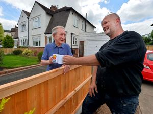 Supporting image for story: WATCH: Community pitches in to replace crumbling wall at Wellington home of war veteran