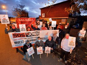 Supporting image for story: Walsall foundry workers in protest over pay