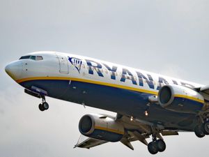 Supporting image for story: Airlines set monthly passenger records in August