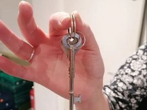 Supporting image for story: Homeless 59-year-old woman gets the best Christmas present of all... a roof over her head