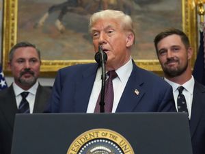 Supporting image for story: Trump removes official overseeing jobs data after dismal employment report