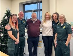 Supporting image for story: Man praises ambulance staff for saving his life after suffering cardiac arrest