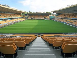 Supporting image for story: Carabao Cup: Wolves sell-out Manchester City allocation