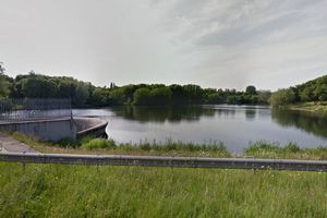 Holmer Lake is closed