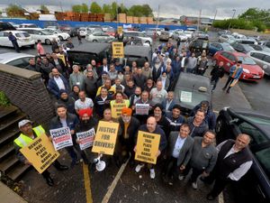 Supporting image for story: Fed-up taxi drivers hold go-slow protest in row over fees with Sandwell Council