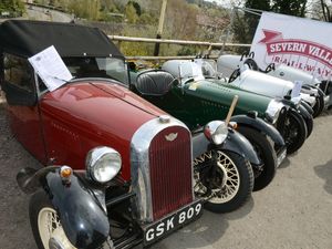 Supporting image for story: Two in hospital after classic car crashes into tree near Bridgnorth