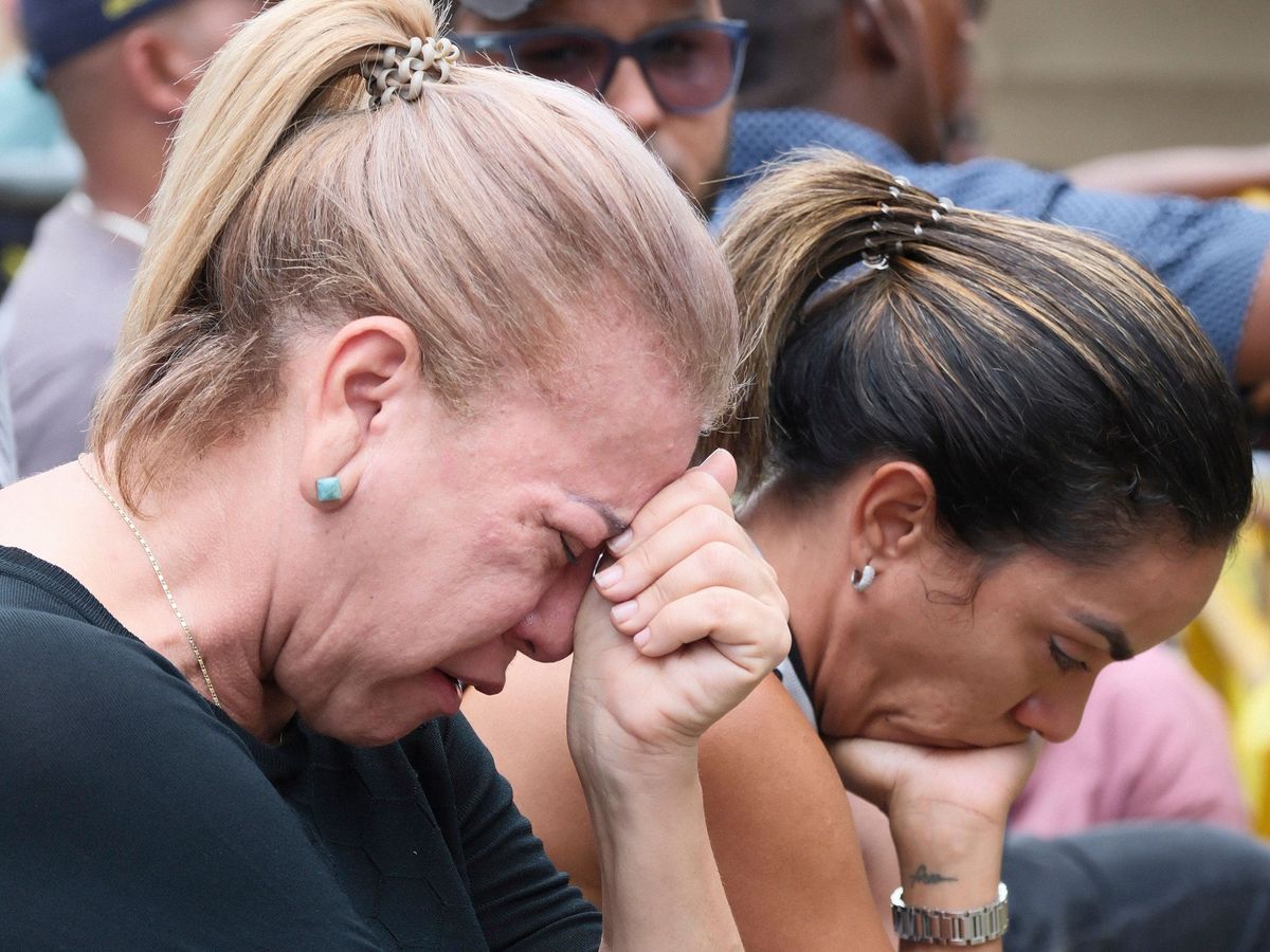 Officials scramble to identify victims of Dominican nightclub roof collapse