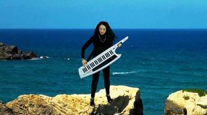 Belinda Bedekovic on the keytar