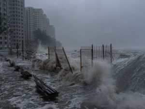 Supporting image for story: Typhoon hits Hong Kong and China after killing dozens in Taiwan and Philippines
