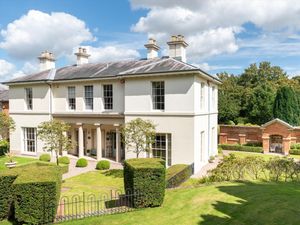 Supporting image for story: Listed home and former spa dating back hundreds of years on the market for £800,000