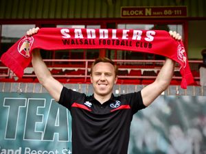 Supporting image for story: Walsall sign fans' favourite Danny Johnson on two-year deal 