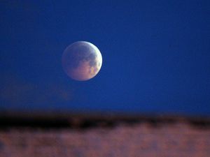 Supporting image for story: 12 of the best places to see the ‘blood moon’ eclipse in the UK and Ireland