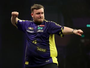 Supporting image for story: Luke Littler brushes aside Mike De Decker at World Grand Prix