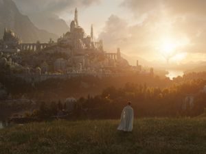 Supporting image for story: Amazon’s Lord Of The Rings series moves to UK from New Zealand for second season