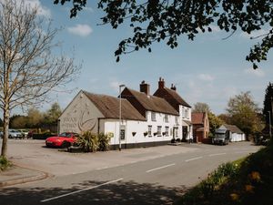 Supporting image for story: Food Review: The Swan with Two Necks, Longdon, Rugeley 