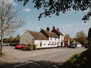 Supporting image for story: Food Review: The Swan with Two Necks, Longdon, Rugeley 