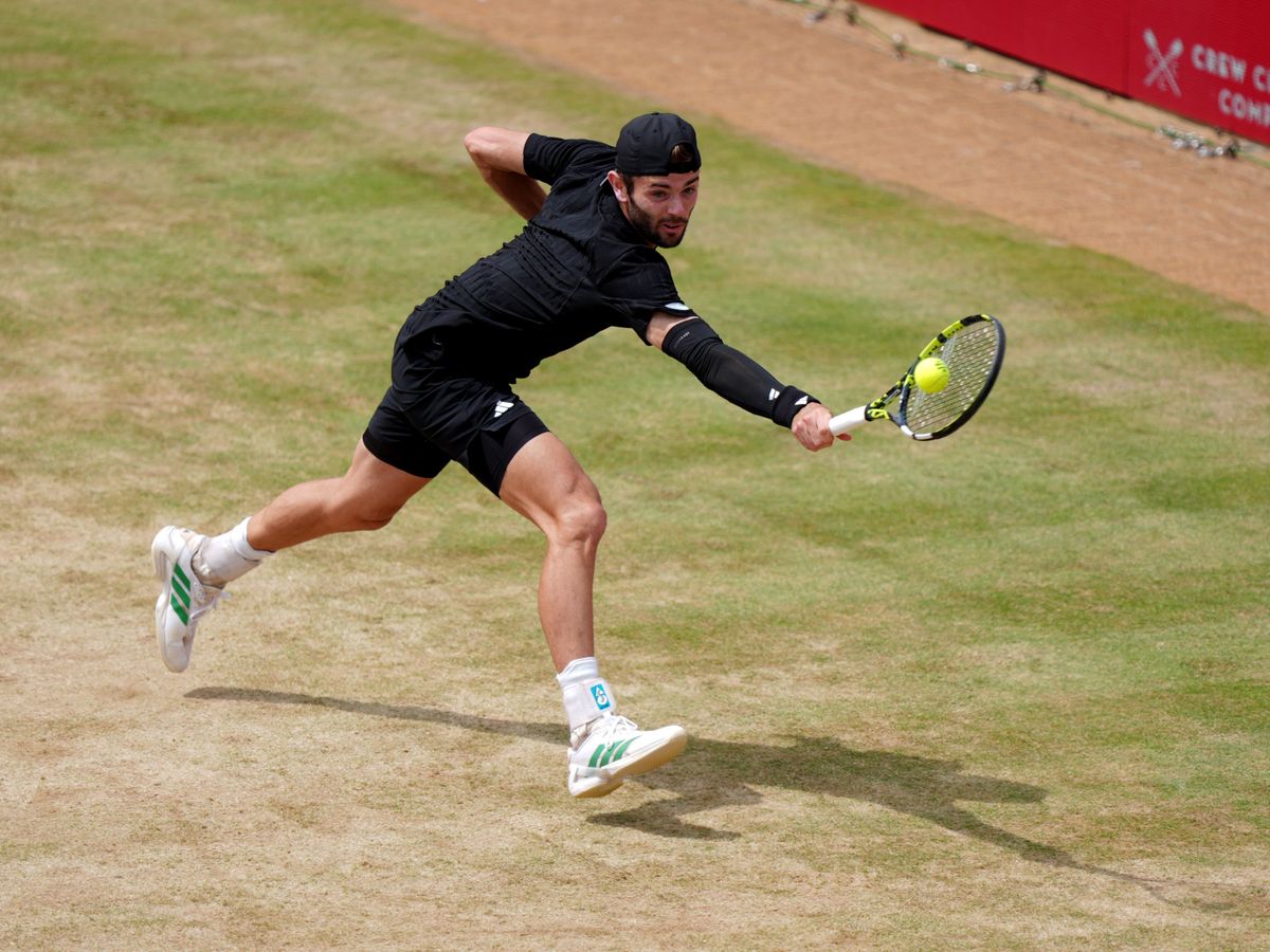 Jacob Fearnley knocked out of Queen’s quarter-finals by Jiri Lehecka