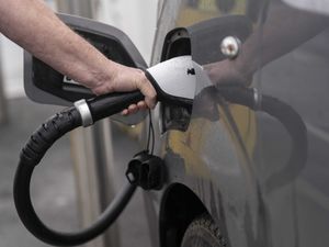 Supporting image for story: ‘Over-reliance’ on public charging infrastructure stalling EV take-up – survey