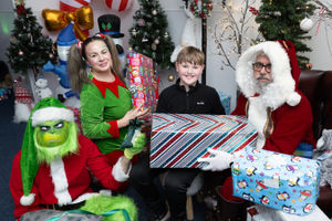 Santa and the Grinch made a visit to Amazon