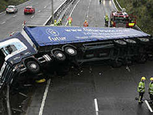 Supporting image for story: M-way blocked after lorry crash