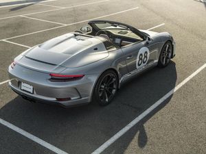Supporting image for story: Porsche is auctioning the final 991-generation 911 to raise funds to fight Covid-19