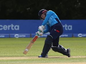 Supporting image for story: Tammy Beaumont steers England to ODI series victory over South Africa