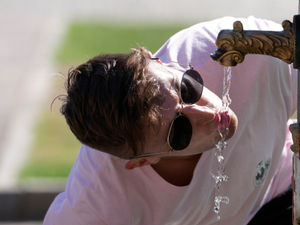 Supporting image for story: As Britain swelters: How to stay cool in a heatwave
