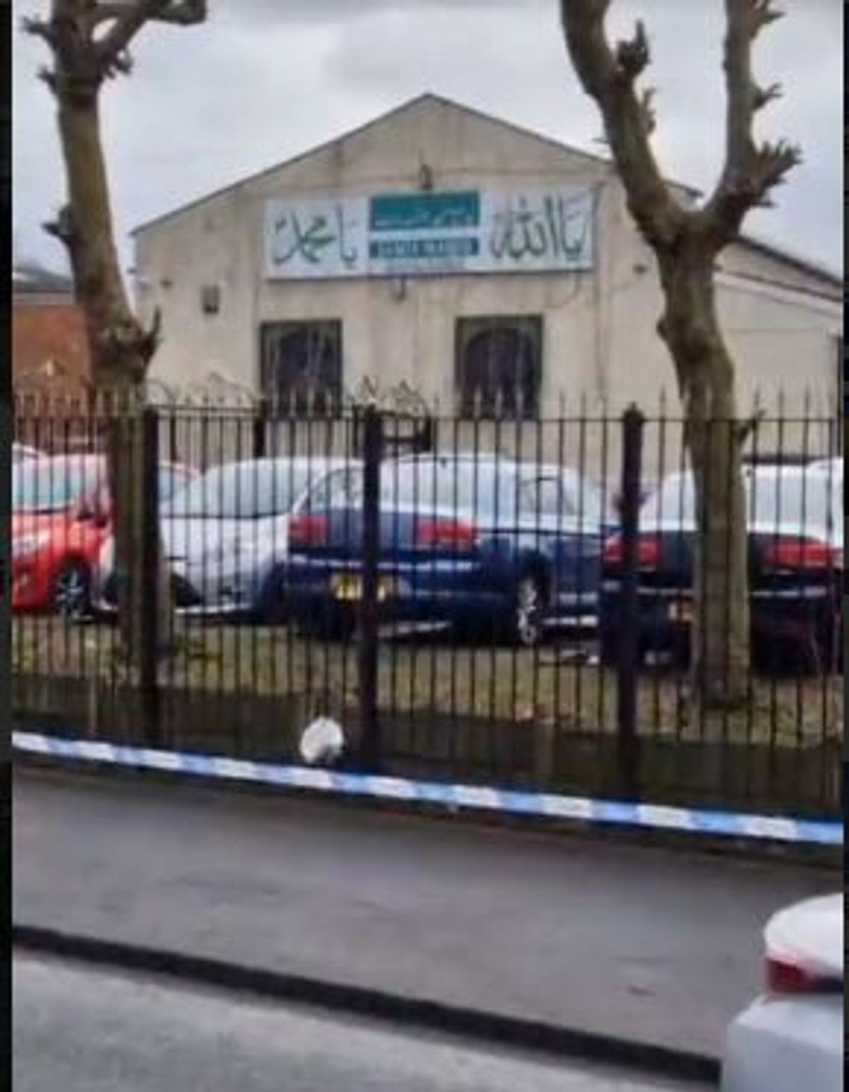WATCH: Police remain at scene of Smethwick stabbing after teenage boy dies and two hospitalised