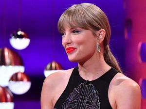 Supporting image for story: Taylor Swift lands UK’s top Americana album with Evermore