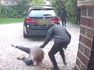 Supporting image for story: WATCH: Violent carjackings caught on camera as police hunt masked gang