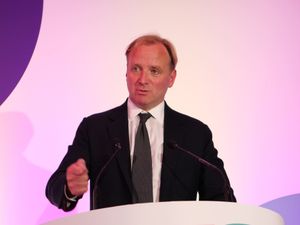 Supporting image for story: Workers ‘desperate’ for change, says GMB union leader