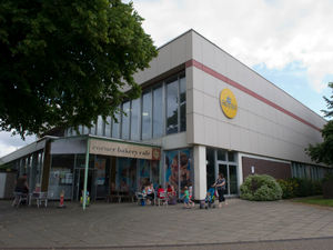 Supporting image for story: Shrewsbury MP calls on Shropshire Council to keep Quarry pool