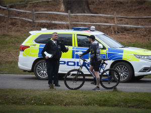 Supporting image for story: Got a good reason? Day trippers dispersed as police warn warm weather lockdown breakers