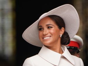 Supporting image for story: Meghan thanks singer Billie Eilish for heartfelt LA wildfires donation