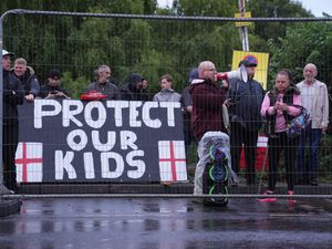 Supporting image for story: Councillors vote to urge Government to close Epping asylum hotel