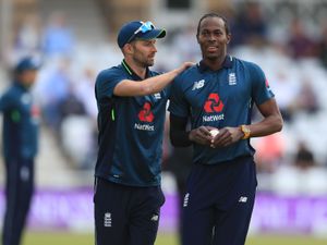 Supporting image for story: Chris Woakes: England must keep Mark Wood and Jofra Archer fit to win Ashes
