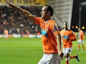 Supporting image for story: Villa and Blues go for Charlie Adam