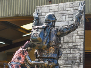 Supporting image for story: Homage to Banksy with sculpture aiming to highlight 'humanitarian catastrophe'